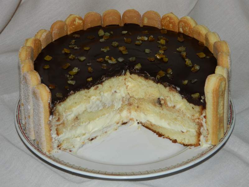 Tort cu crema de vanilie