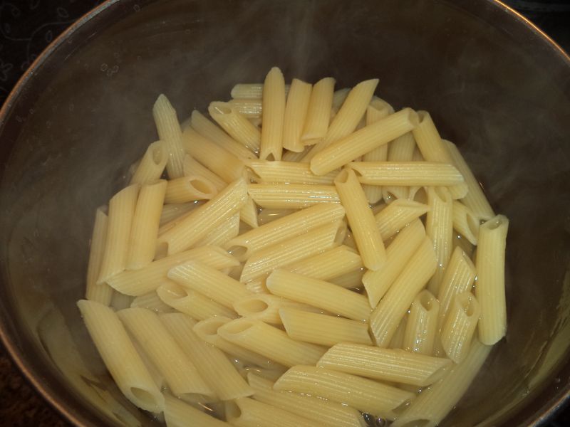 Penne cu piept de pui si ciuperci