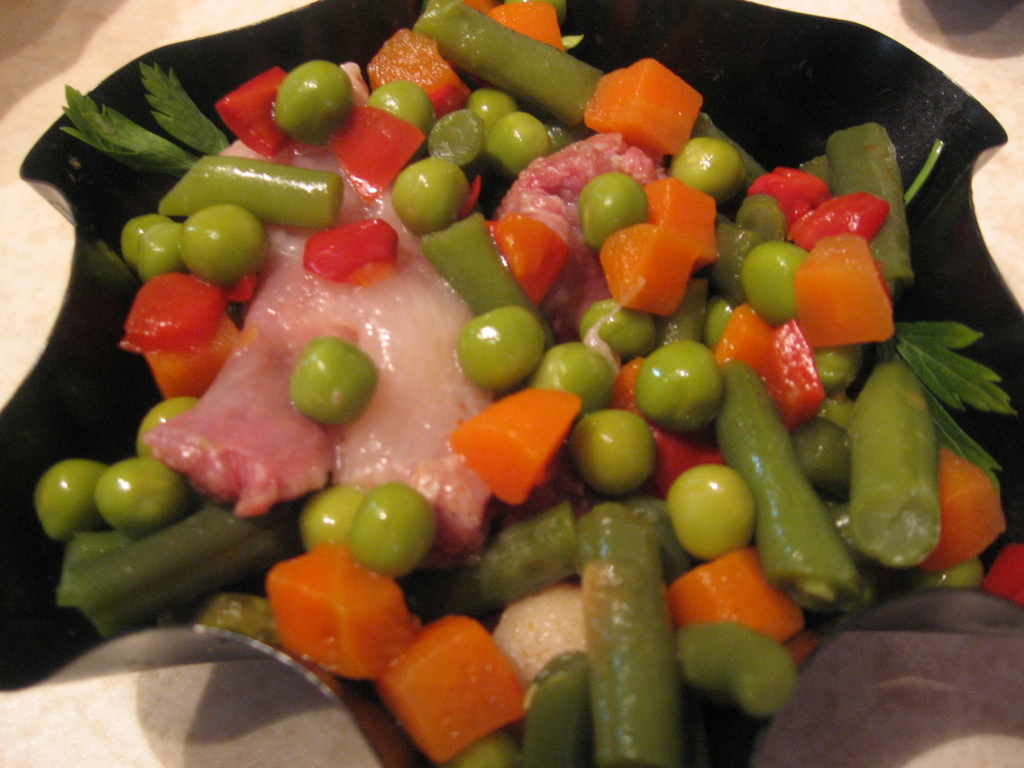 Legume asortate si carne de porc in aspic