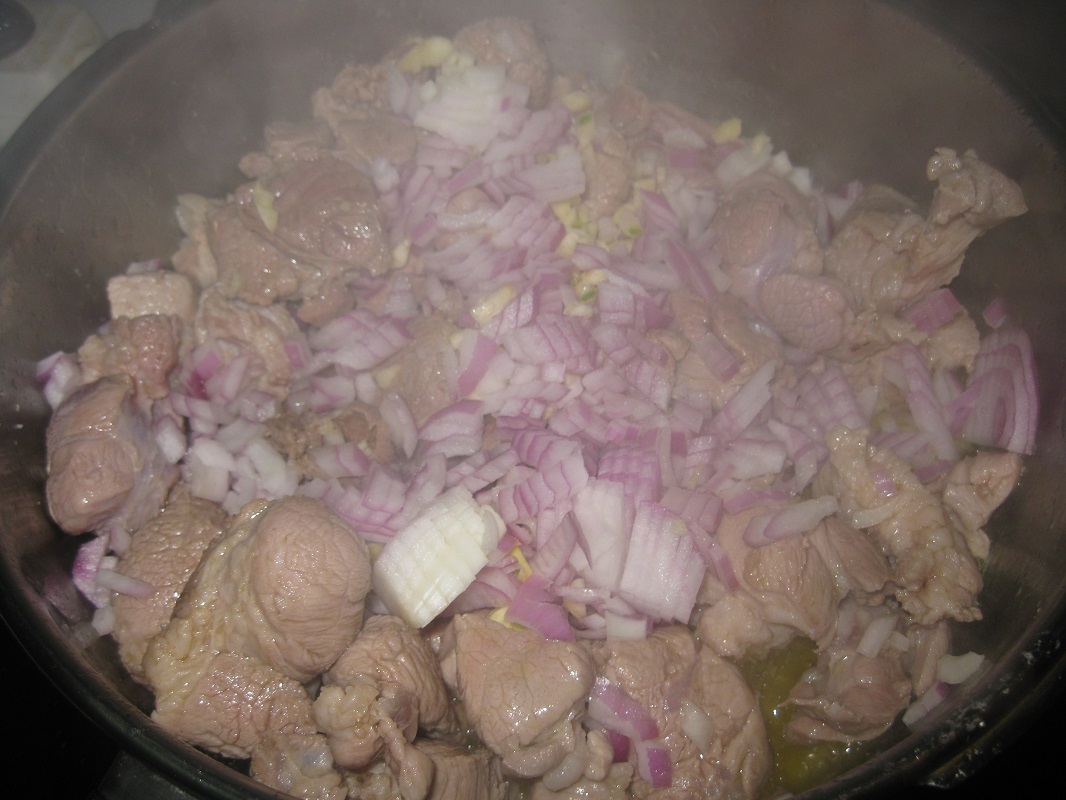 Carne de porc cu feta la cuptor