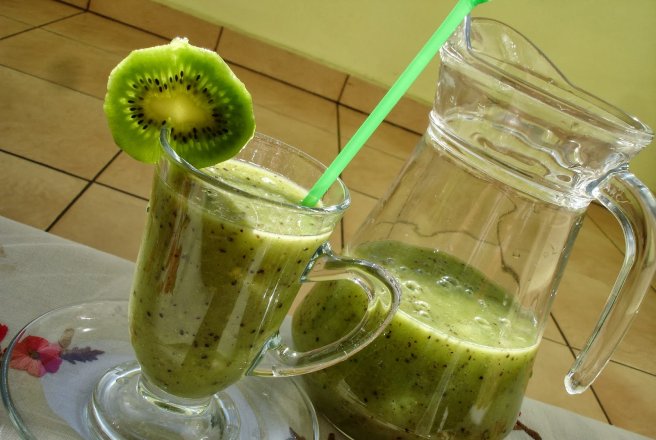 Smoothie de kiwi cu suc de portocale