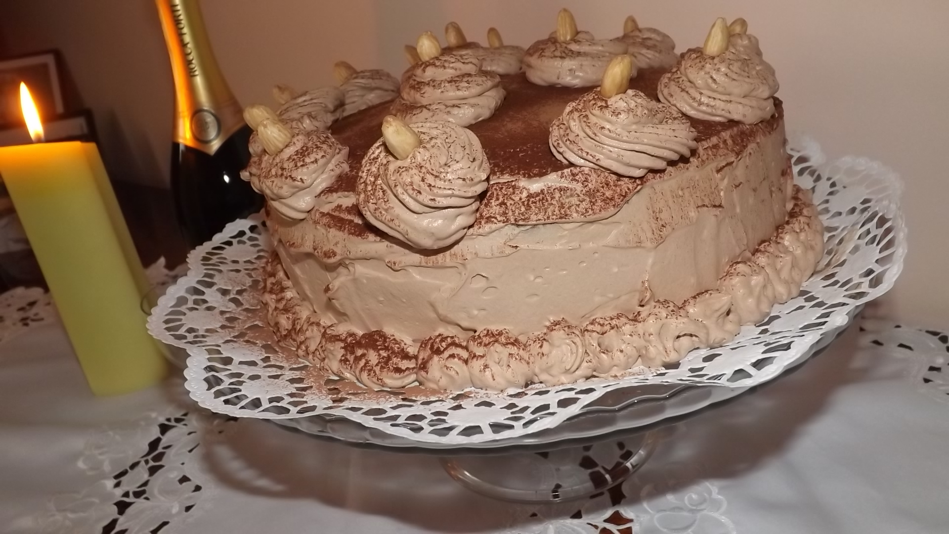 Tort cu migdale, crema de lapte si ganache