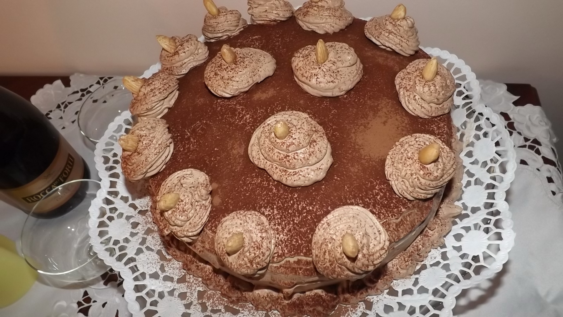 Tort cu migdale, crema de lapte si ganache