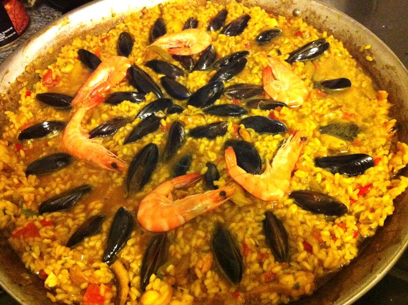 Paella Marisco cu rosii si ardei copti