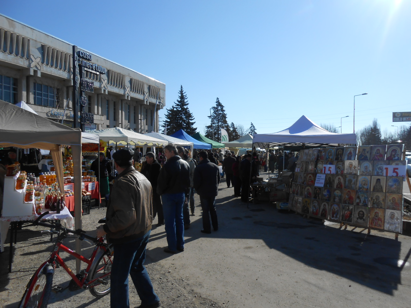 Mierea si Festivalul mierii de la Campina