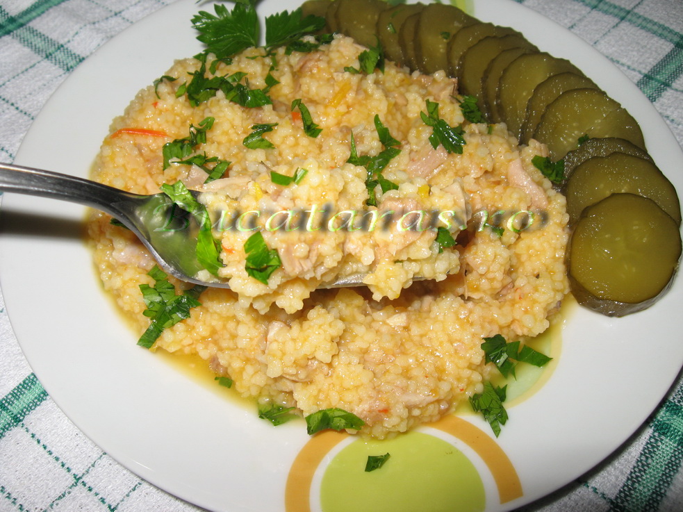 Cous-cous cu legume si carne de gaina