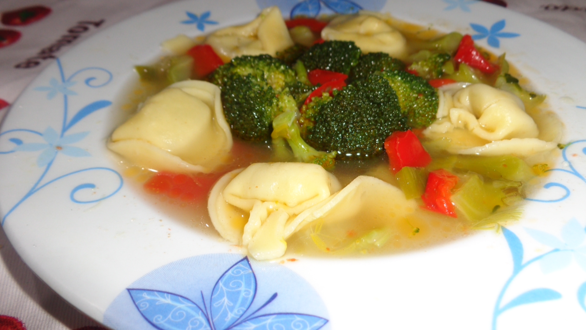 Supa de broccoli cu tortellini