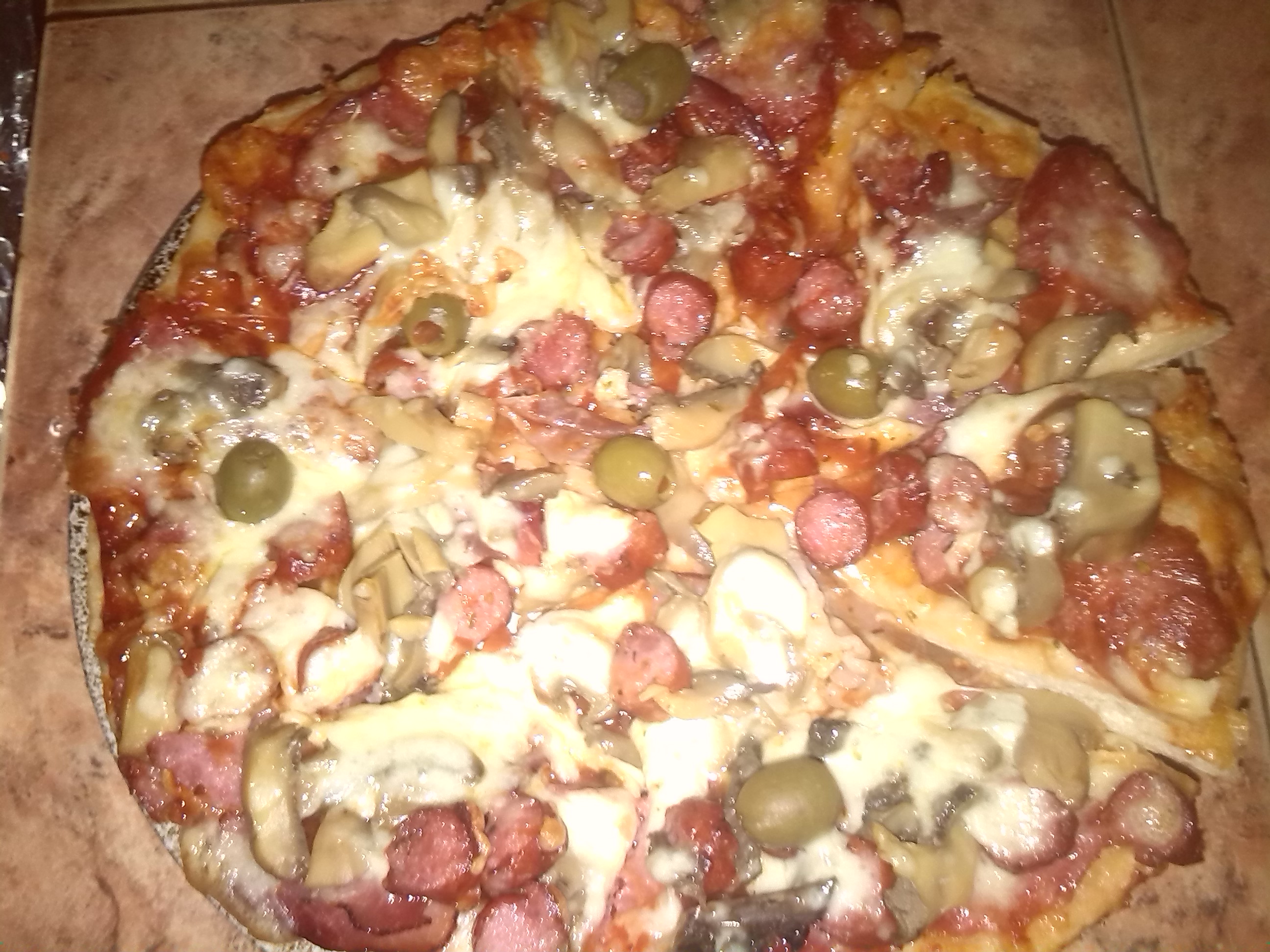 Pizza cu muschi de porc afumat