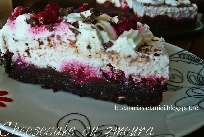 Cheesecake cu zmeura