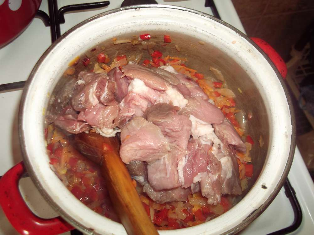 Pilaf de orez cu pulpa de porc