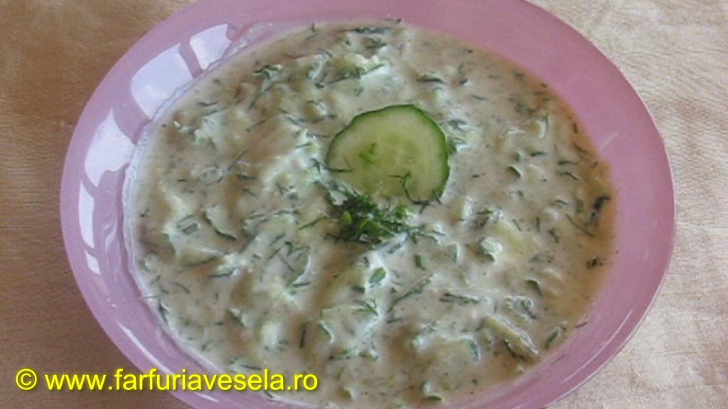 Tzatziki - Salata de castraveti si iaurt (reteta video)