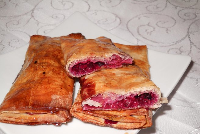 Strudel cu fructe de padure