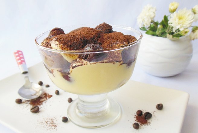 Tiramisu reţetă originală, cu visine la pahar