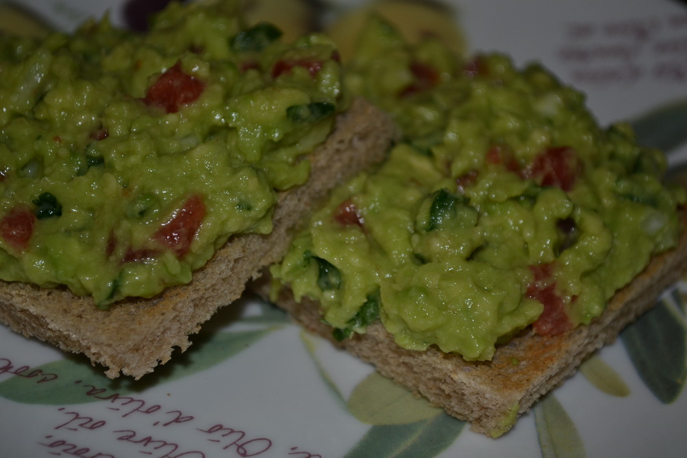 Salata de avocado