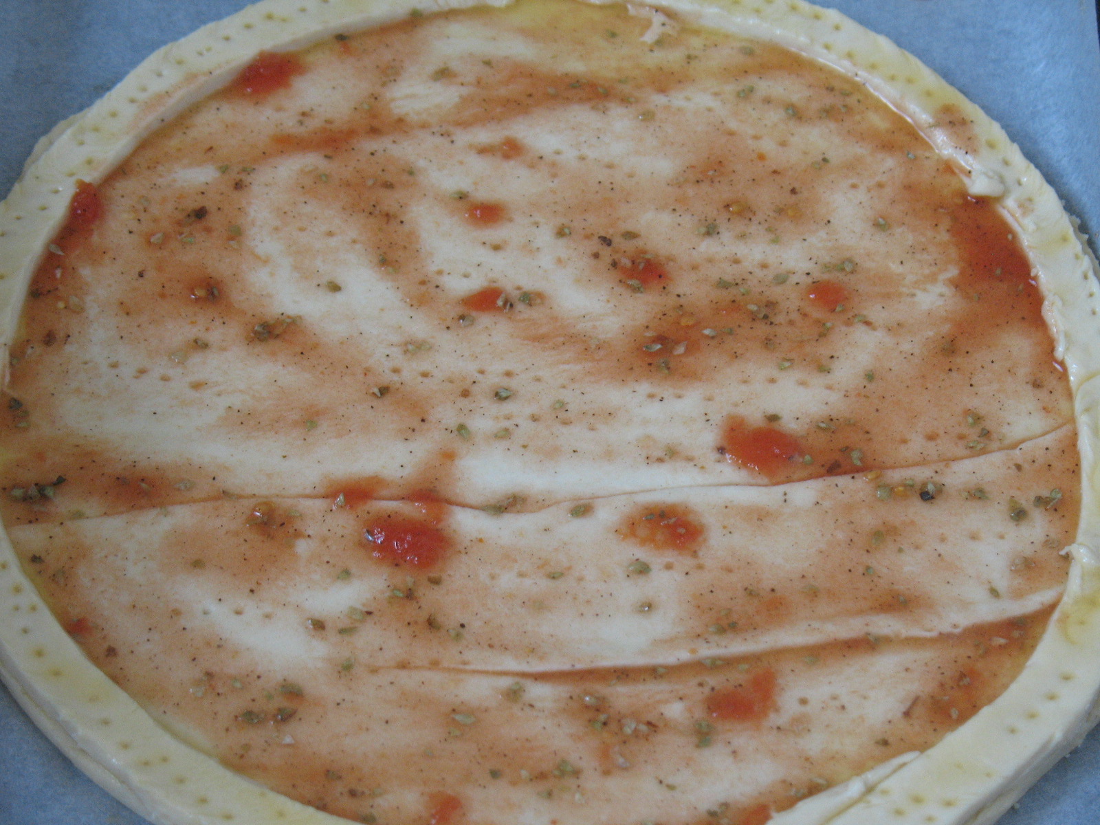 Pizza pe blat de foietaj