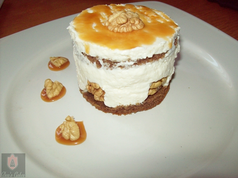 Cheesecake cu nuci si caramel