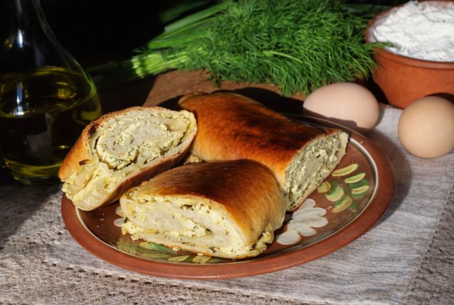 Placinta  bunicii cu branza ,marar si ceapa verde "