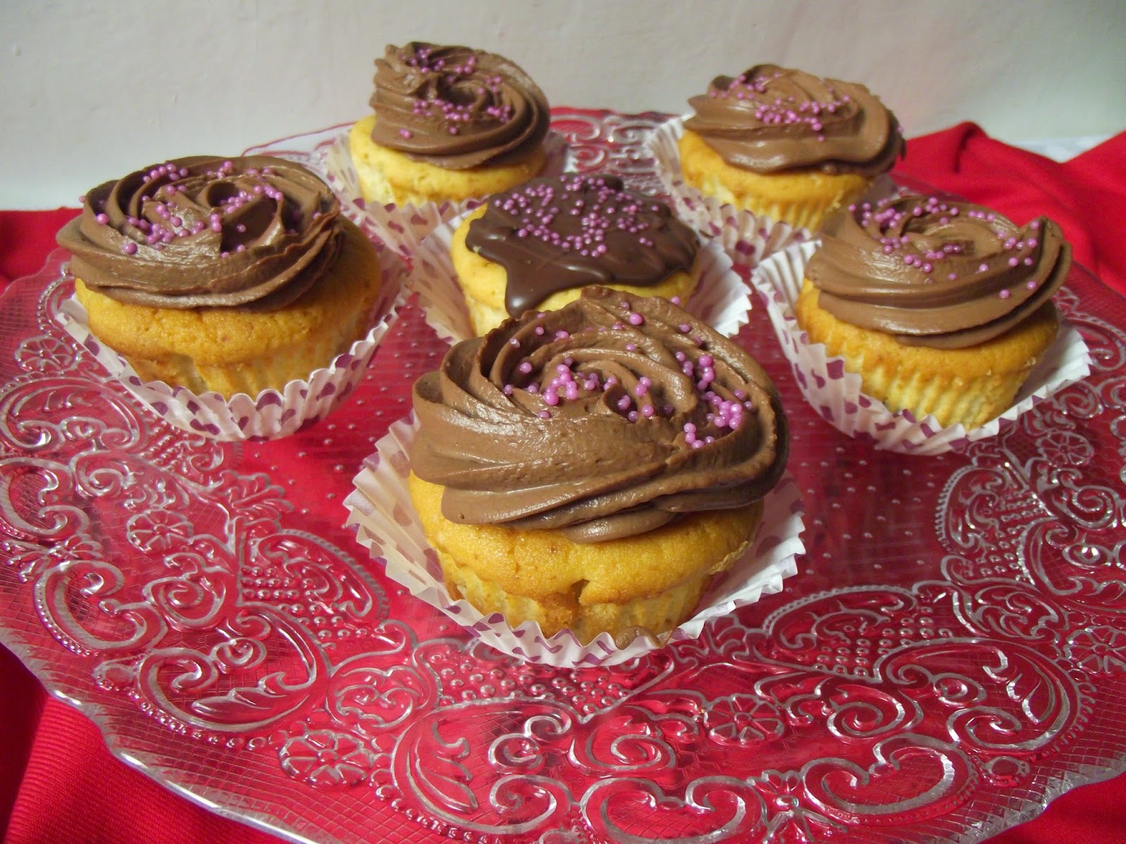 Cupcakes cu vişine şi ciocolată