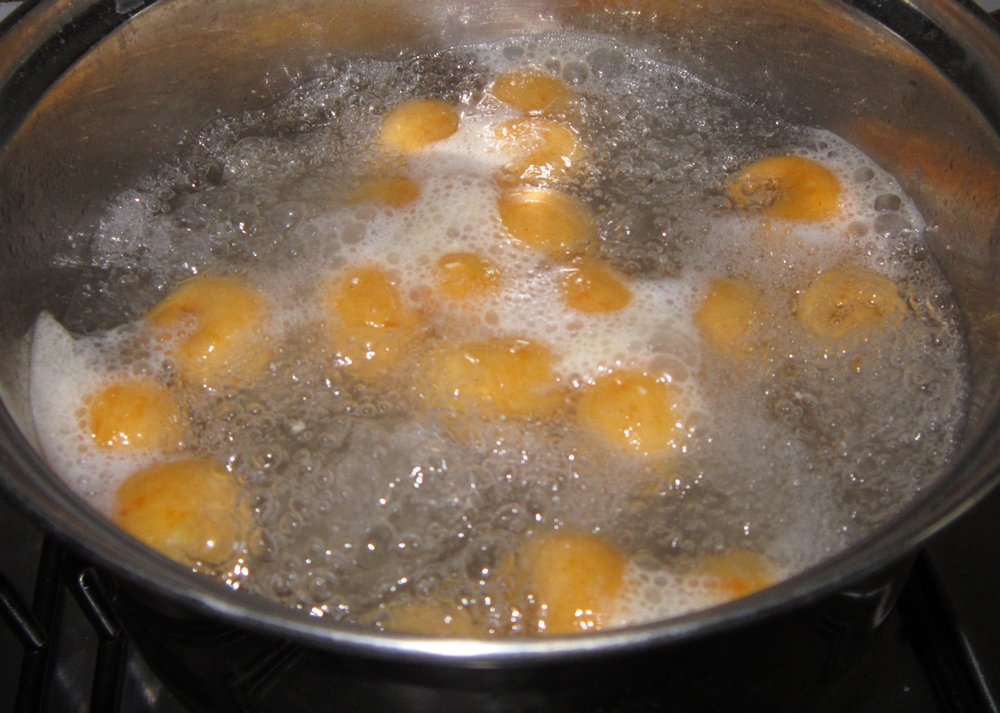 Tortellini cu ardei copt, branza si cimbru