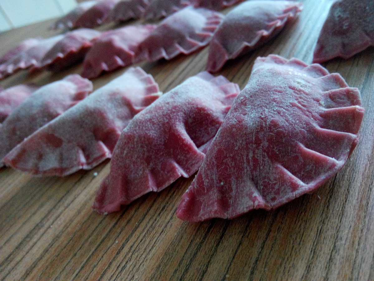 Paste colorate  facute in casa(taitei, tagliatelle si ravioli)