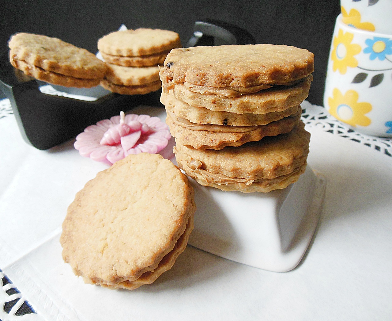 Biscuiti cu ness si crema de alune