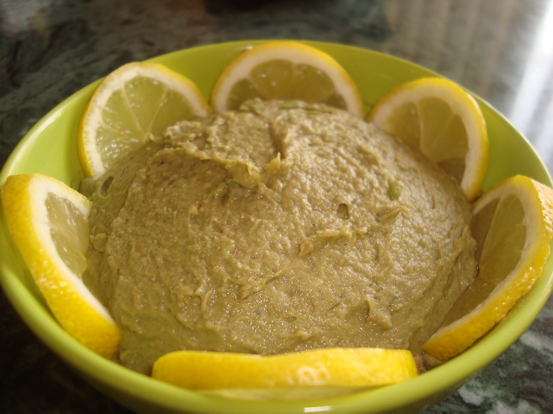 Pasta de avocado cu peste afumat