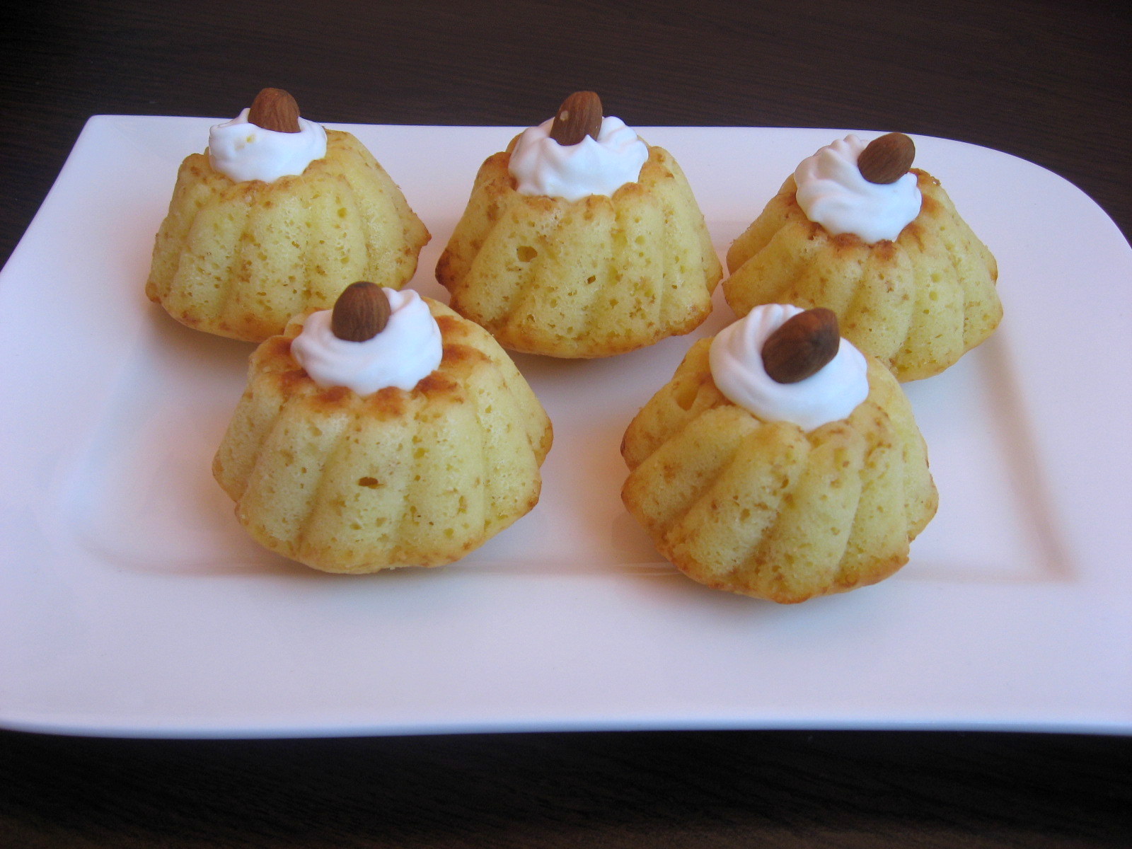 Mini guguluf cu crema mascarpone