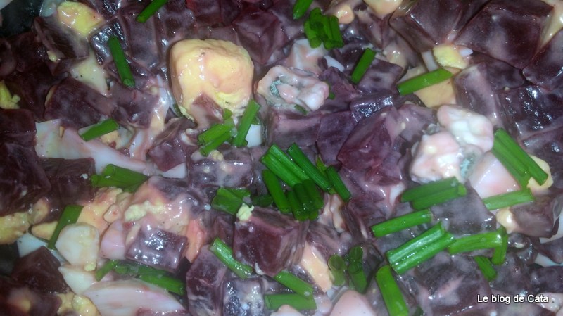 Salata de sfecla rosie cu branza Roquefort