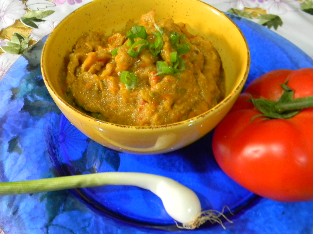 Salata de vinete cu legume coapte