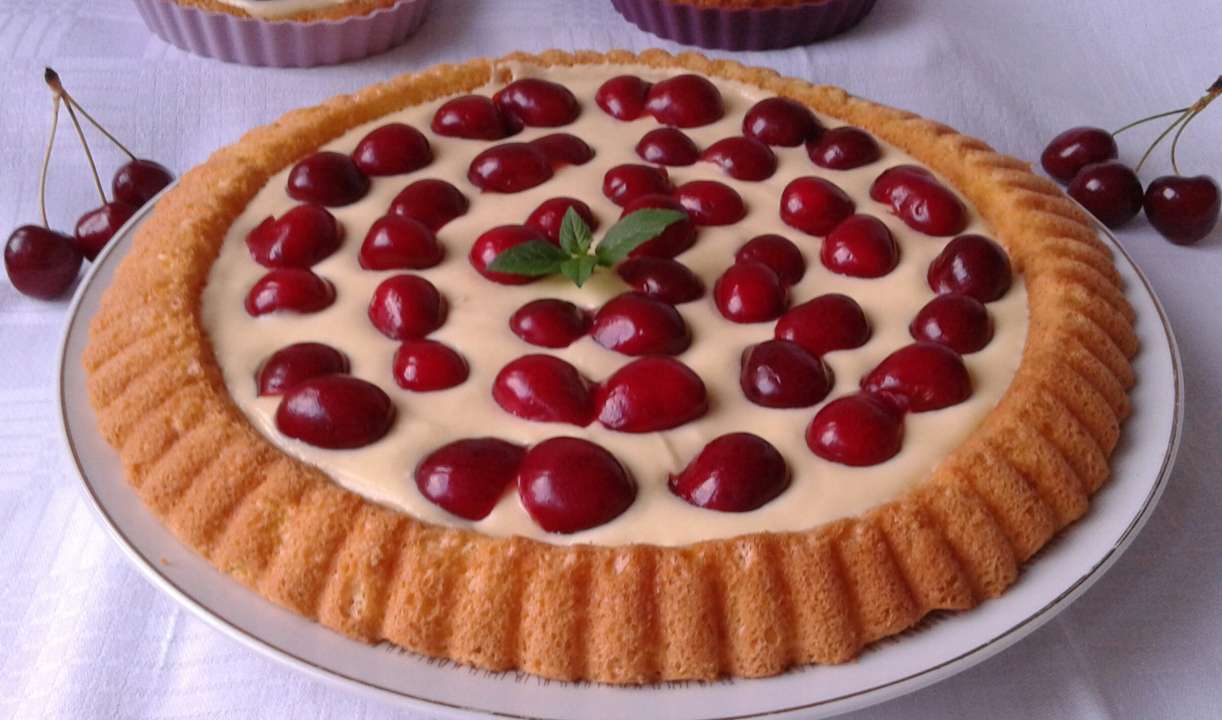 Tarta cu crema de vanilie, mascarpone si cirese