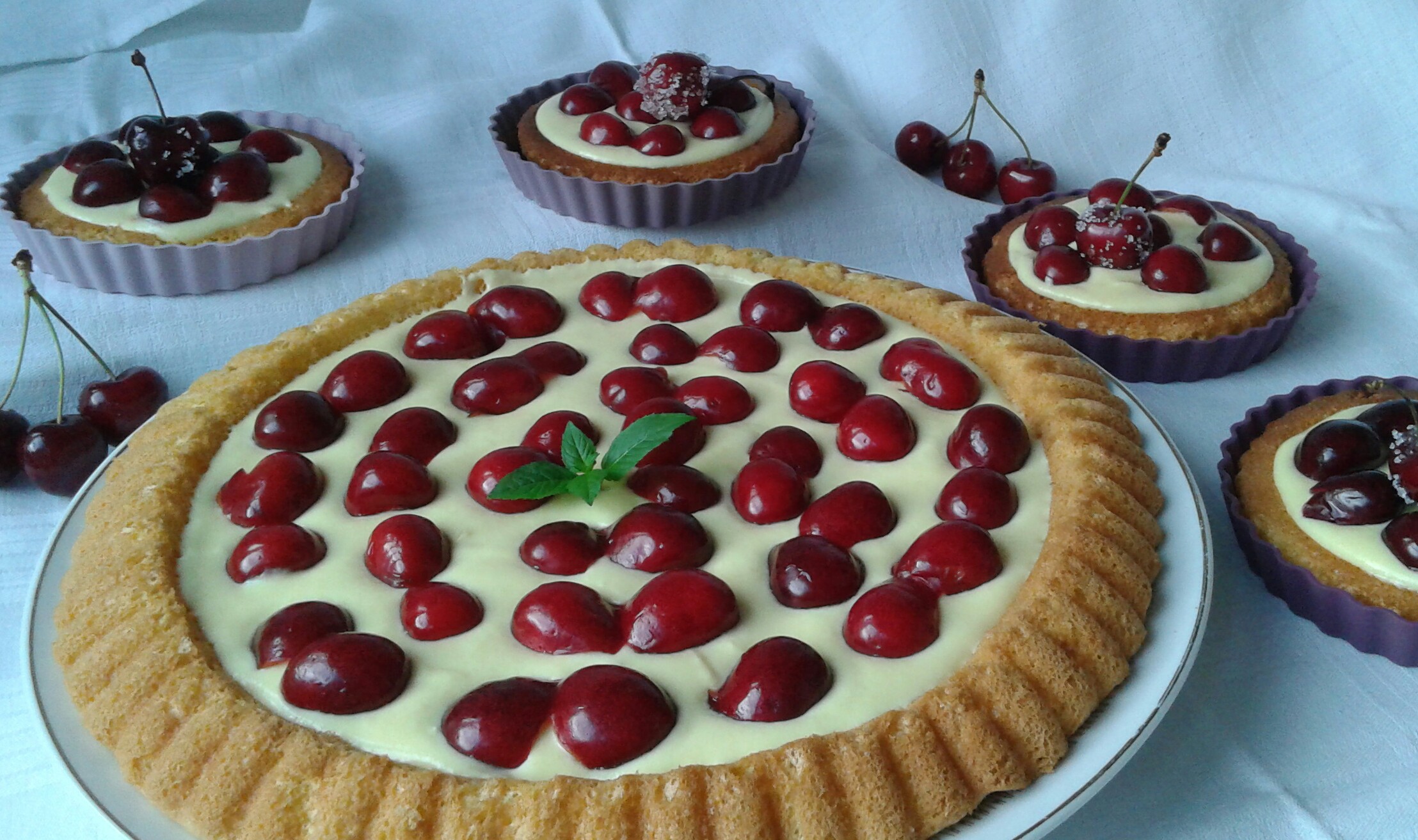 Tarta cu crema de vanilie, mascarpone si cirese