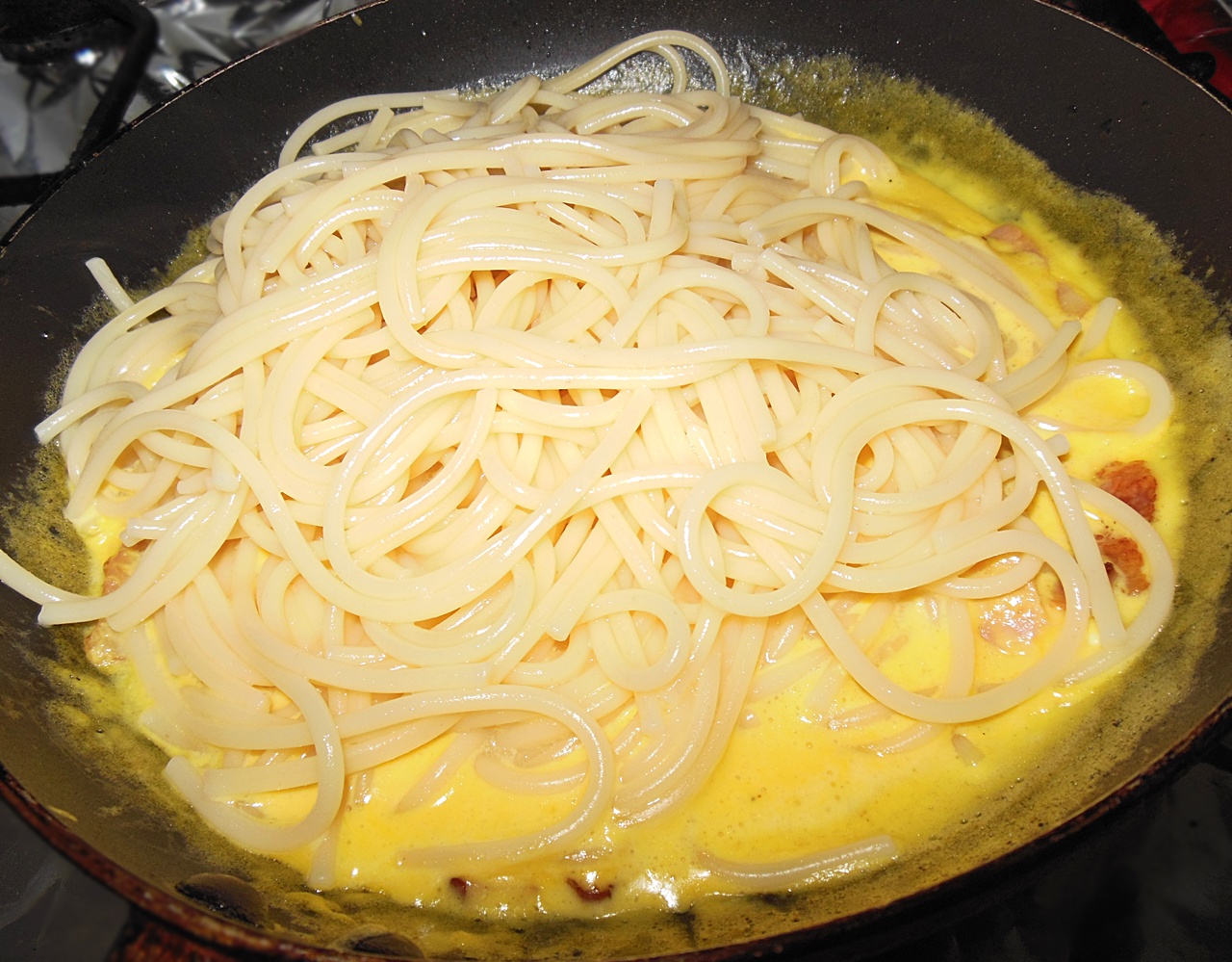 Spaghete carbonara, reţetă adaptata