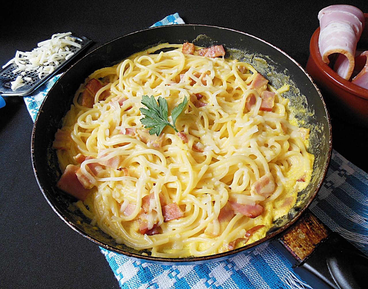 Spaghete carbonara, reţetă adaptata