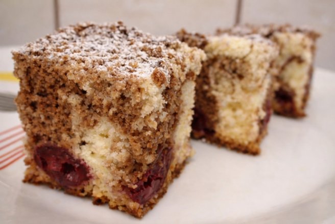 Chec la tava cu visine