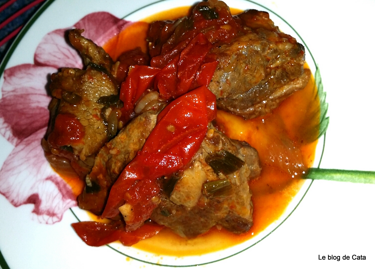 Mancarica de porc cu rosii cherry si ceapa verde