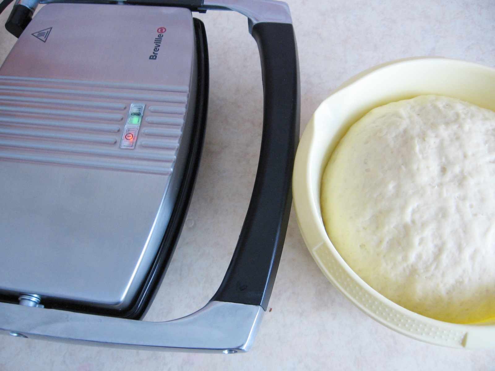 Turte din aluat de paine, la Panini Maker Breville