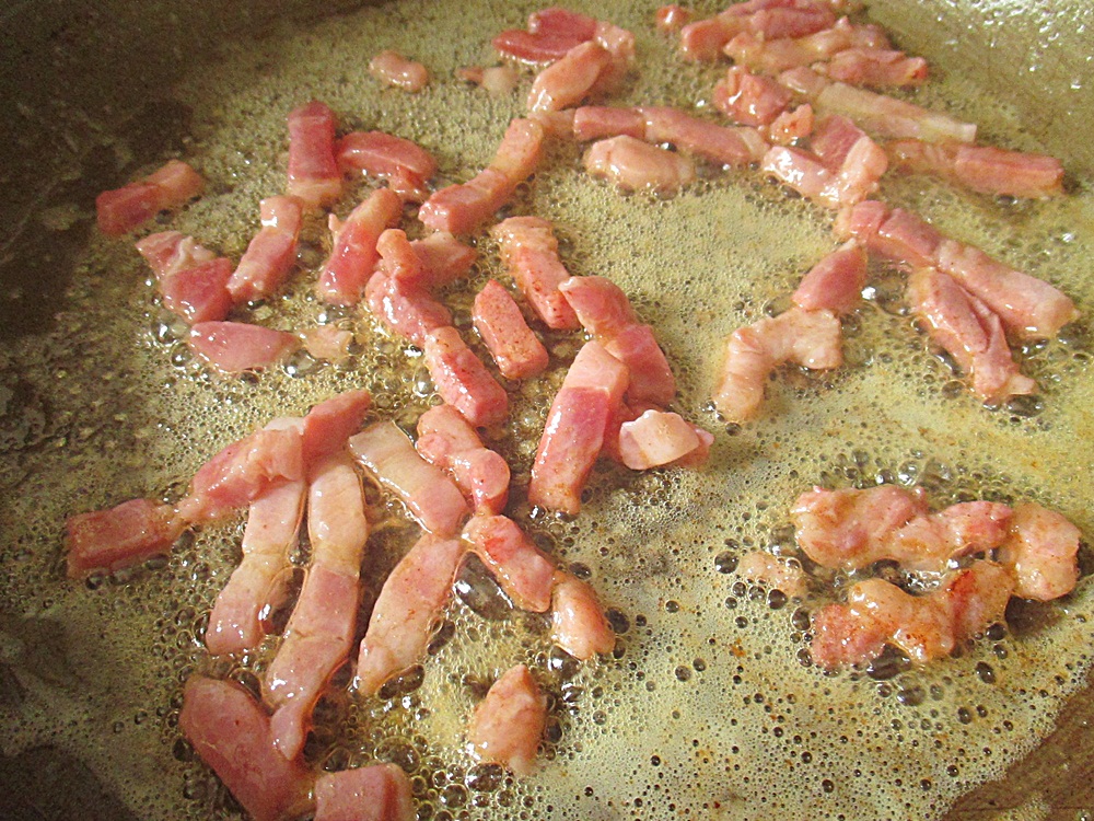 Paste cu legume,pancetta si sos de usturoi