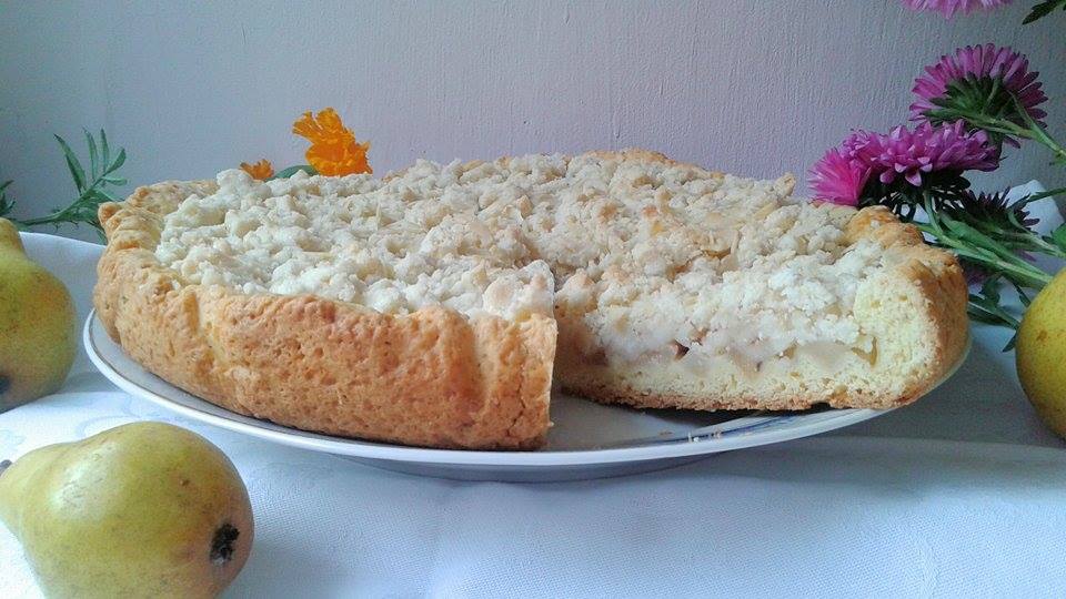 Tarta cu pere si aluat sfaramicios