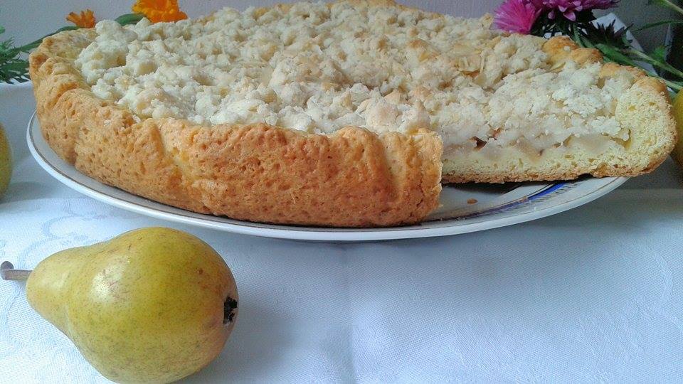 Tarta cu pere si aluat sfaramicios