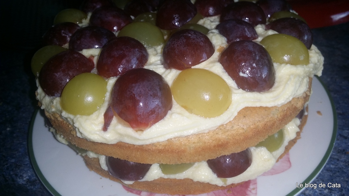 Victoria Sponge Cake cu struguri si fistic