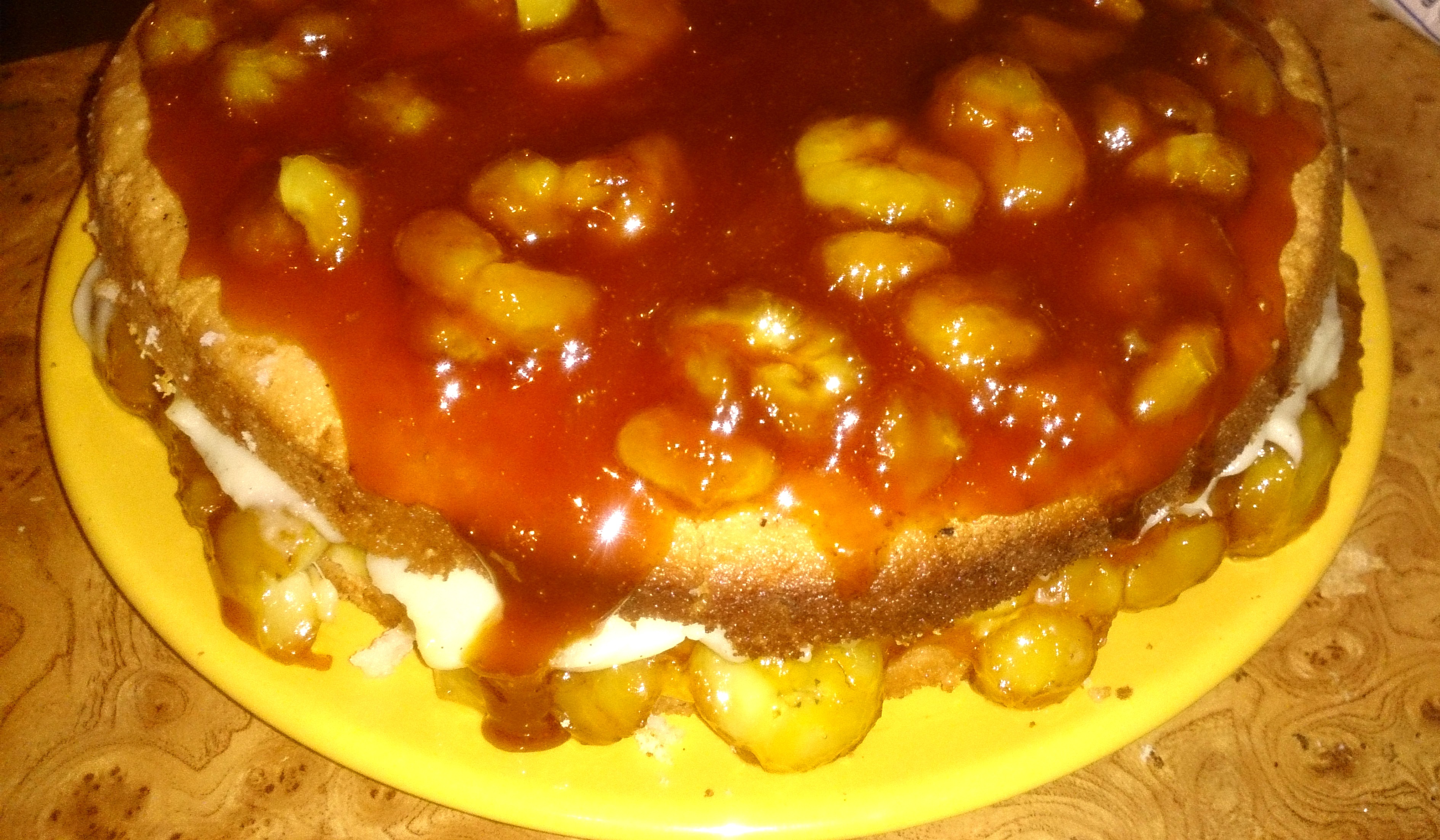 Tort cu banane caramelizate