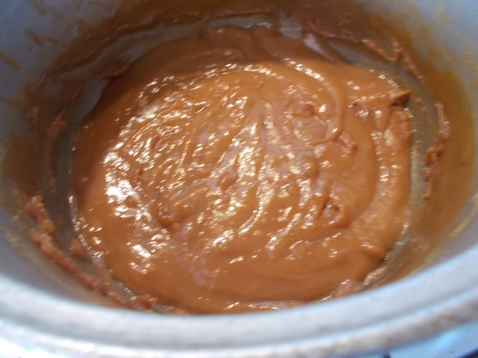 Prajitura cu crema caramel si frisca