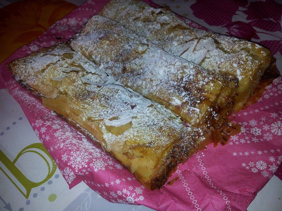 Strudel cu mere