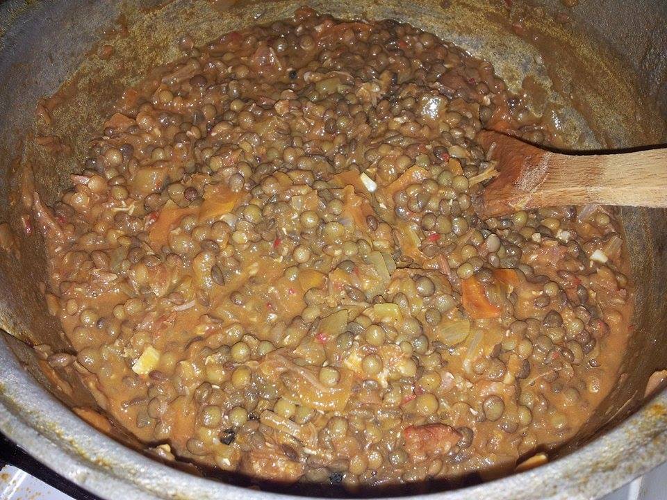 Mancarica de linte cu carnat
