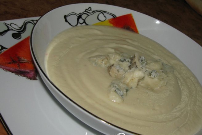 Supa-crema de conopida cu bucatele de Gorgonzola