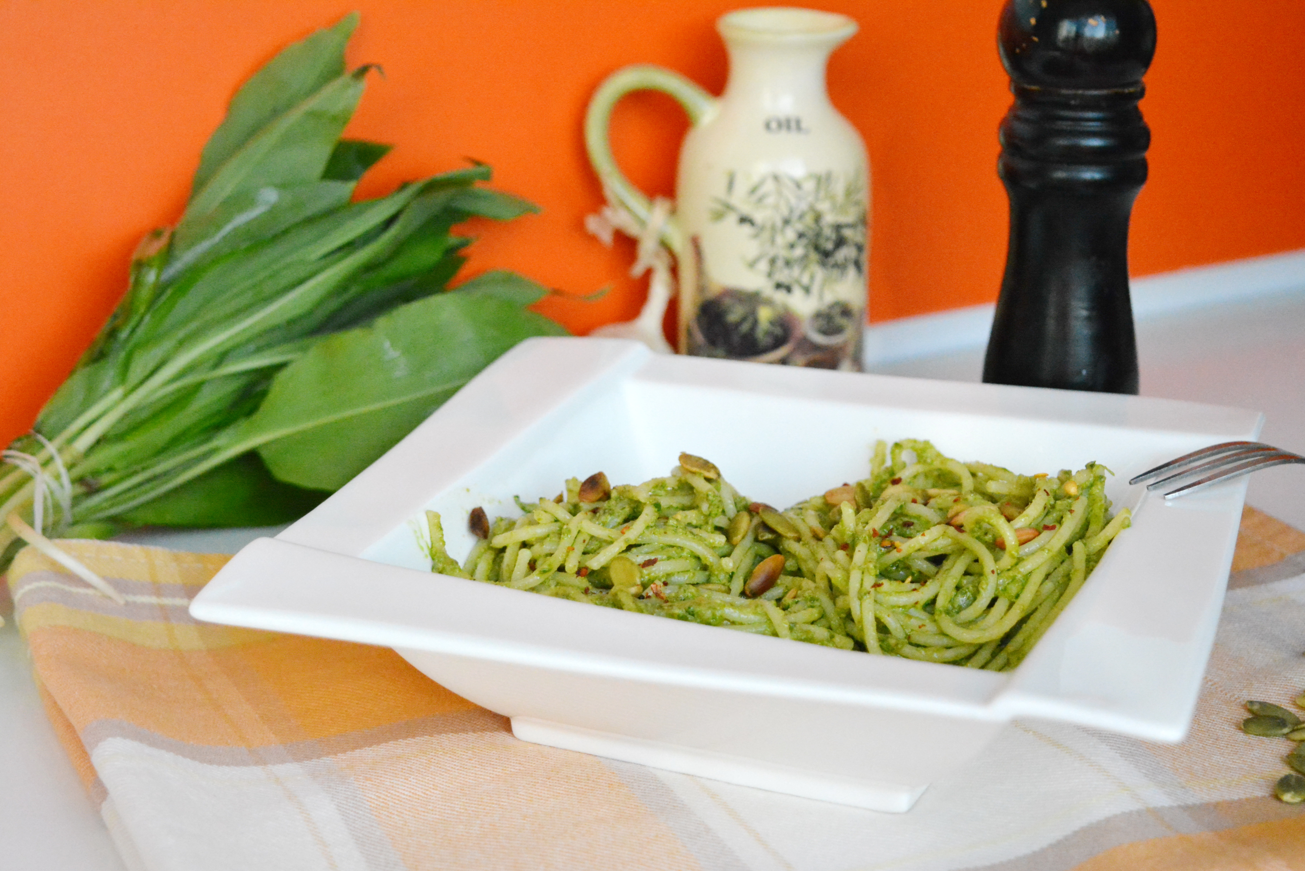 Spaghete cu pesto de leurda