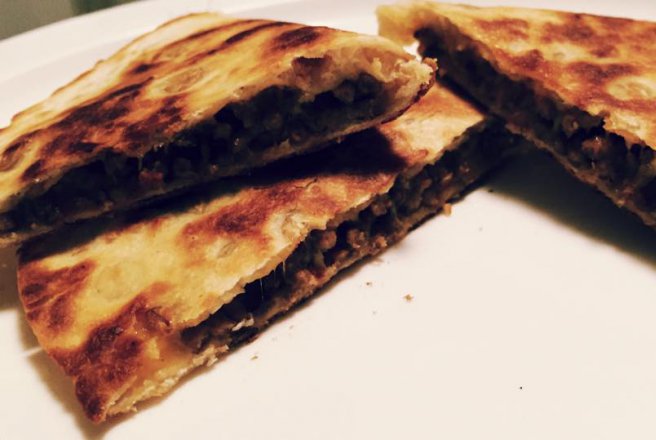 Quesadilla cu gust de Cheeseburger