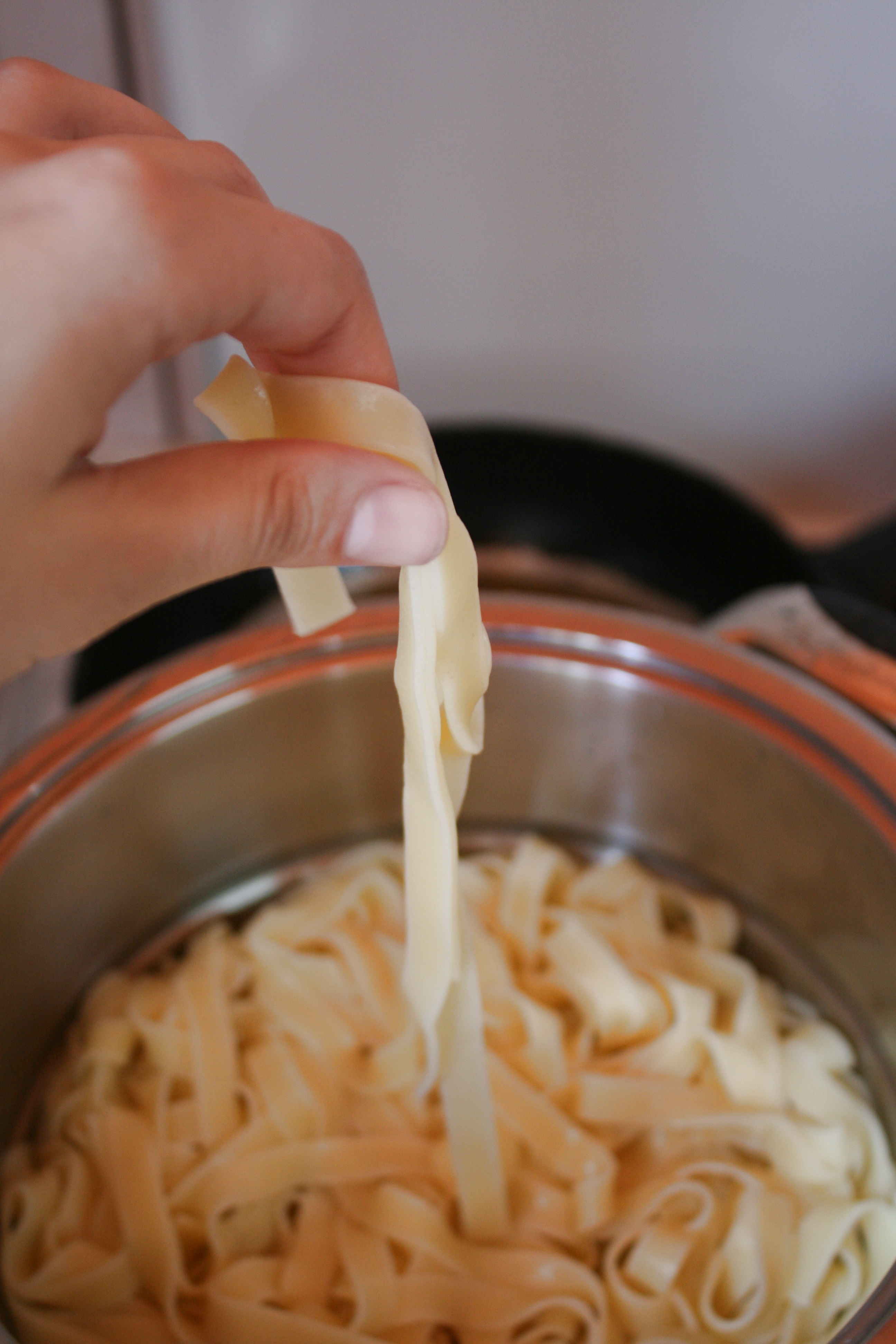 Tagliatelle cu chiftele