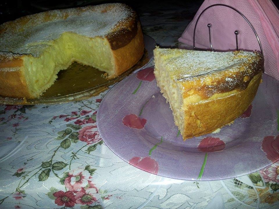 Tarta cu crema de branza si aluat fraged