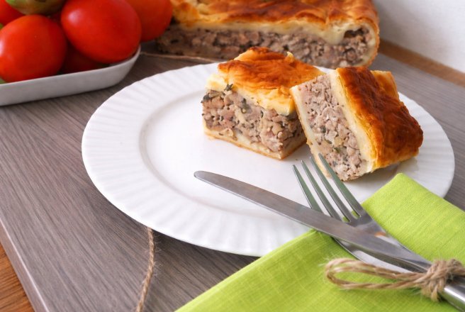 Placinta cu carne tocata